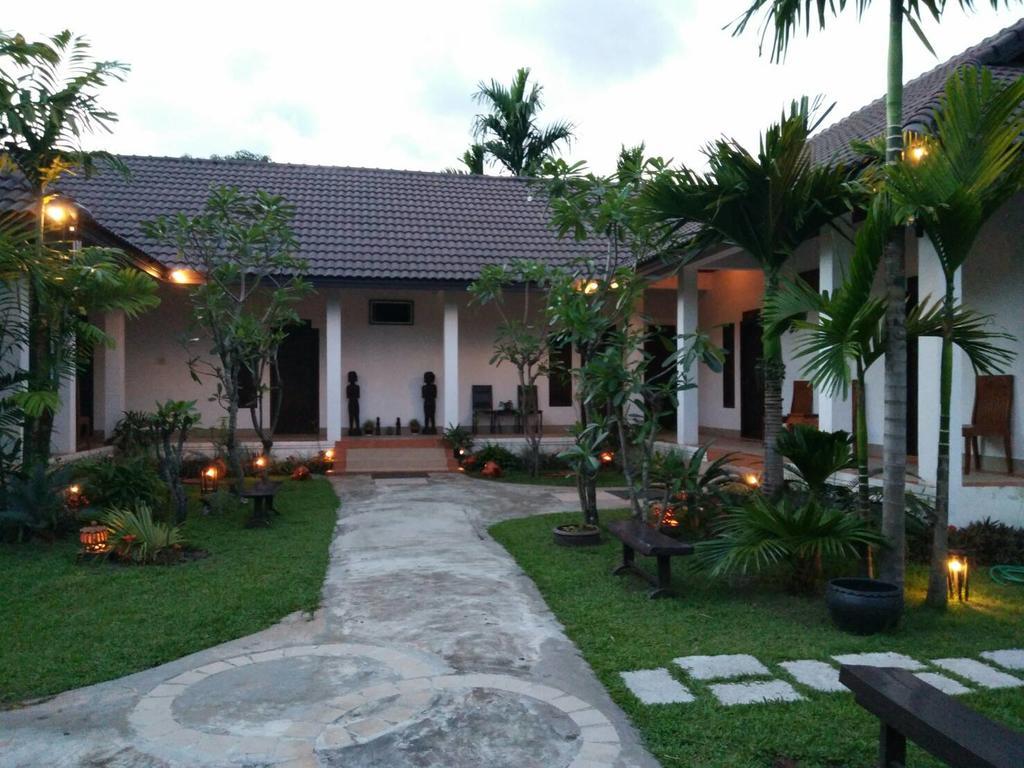 Villa Thakhek Esterno foto