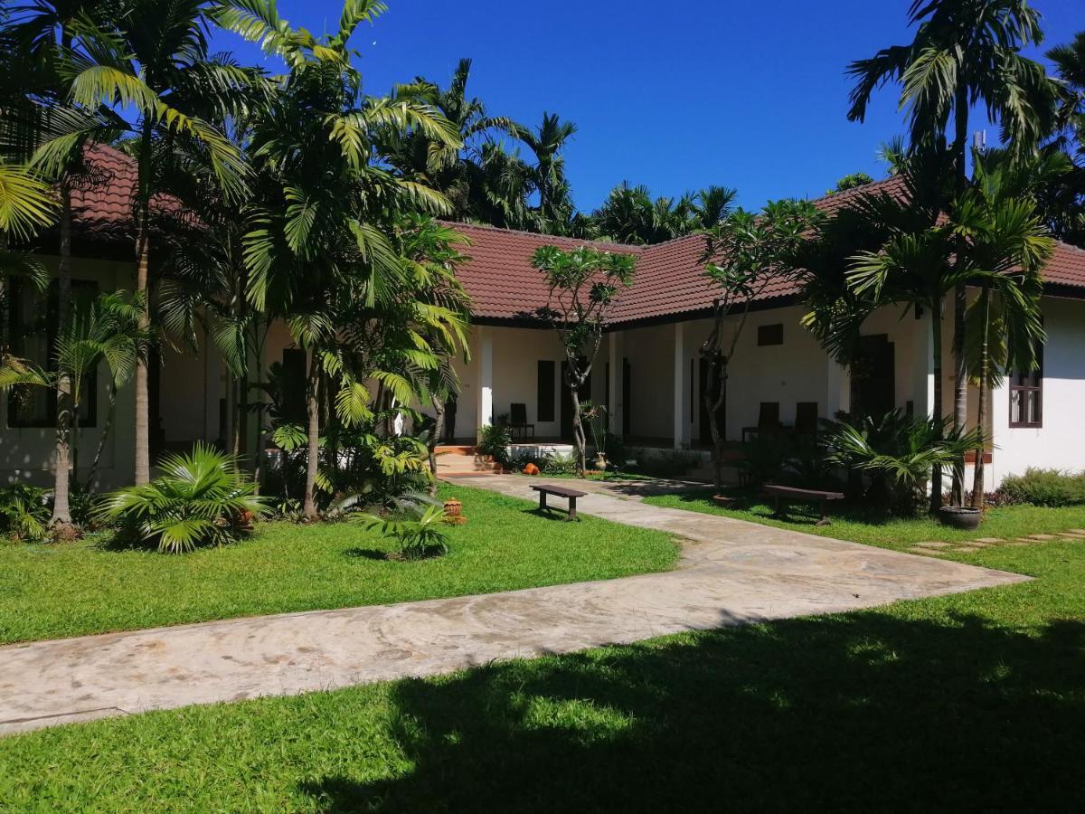 Villa Thakhek Esterno foto